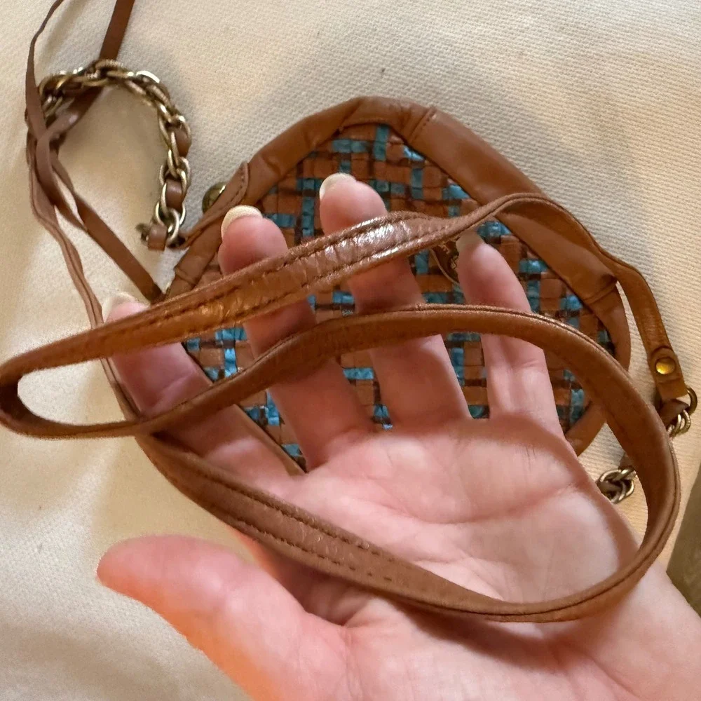 Elliott Lucca Brown Blue Weave Leather Crossbody Purse‎ Bag brass gold chain zip